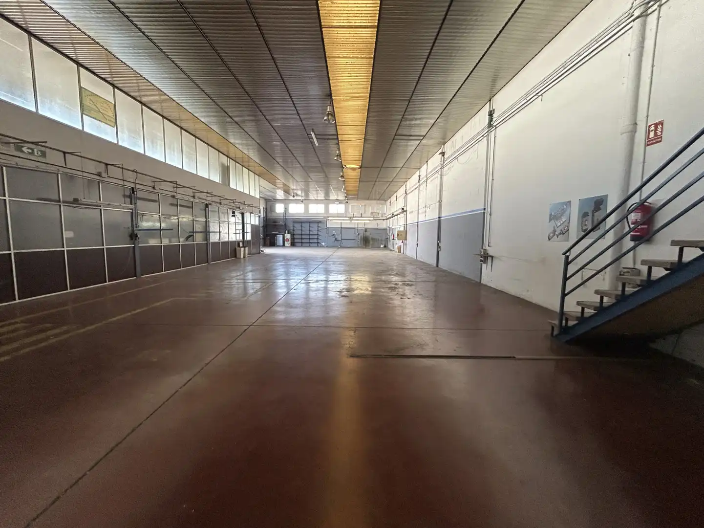 Nau industrial de lloguer en Barberà del Vallès
