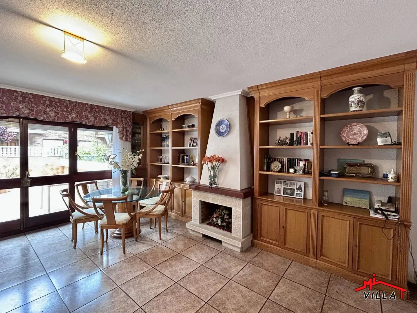 Sala de estar de Casa adosada en venta en Laredo con Calefacción