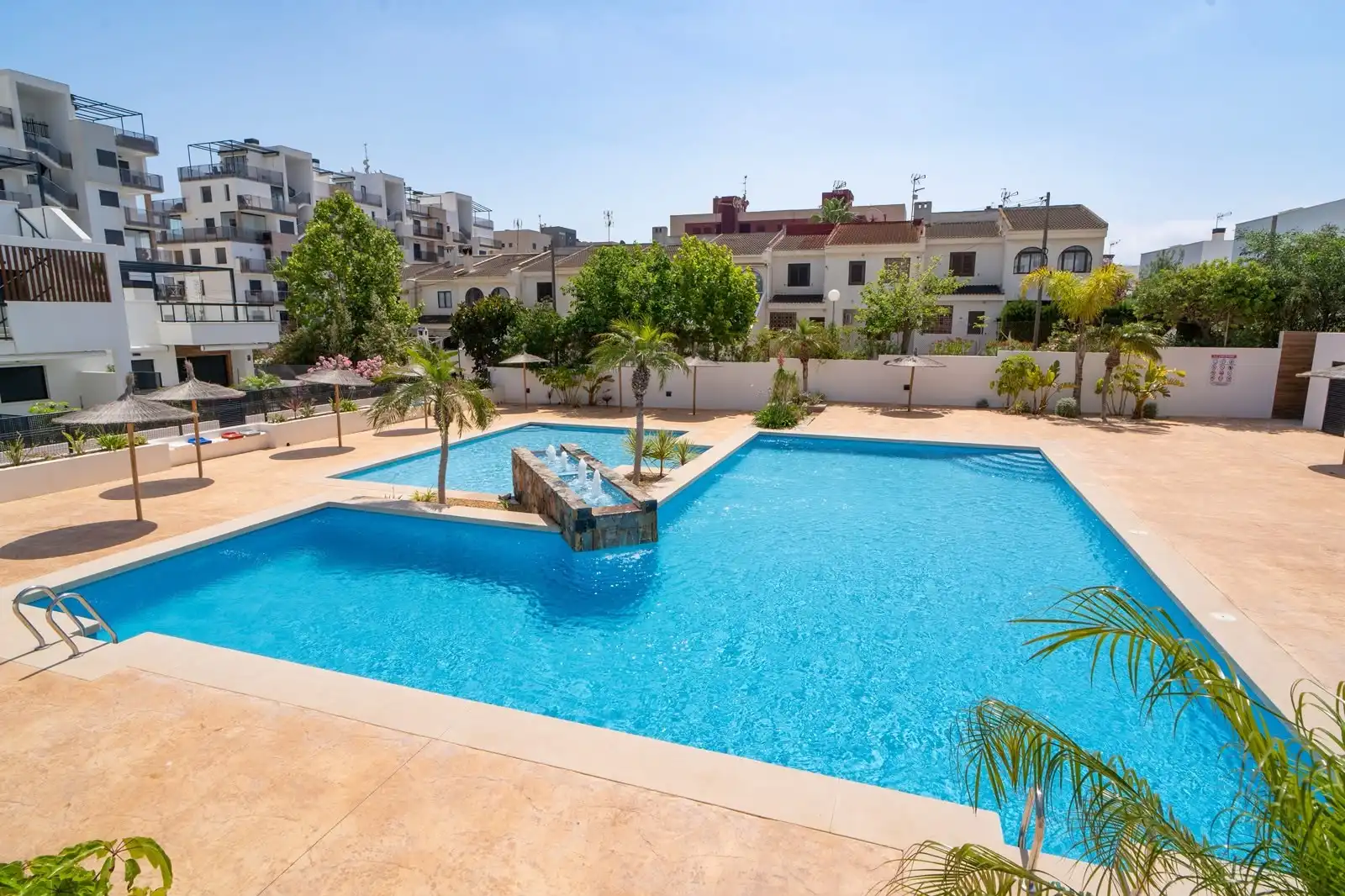 Piscina de Pis en venda en Pilar de la Horadada amb Aire condicionat, Calefacció i Terrassa