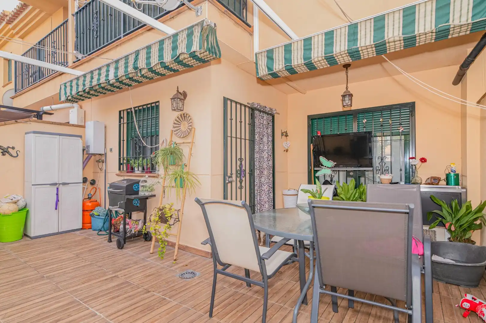 Terrassa de Casa adosada en venda en Alhendín amb Terrassa, Traster i Balcó