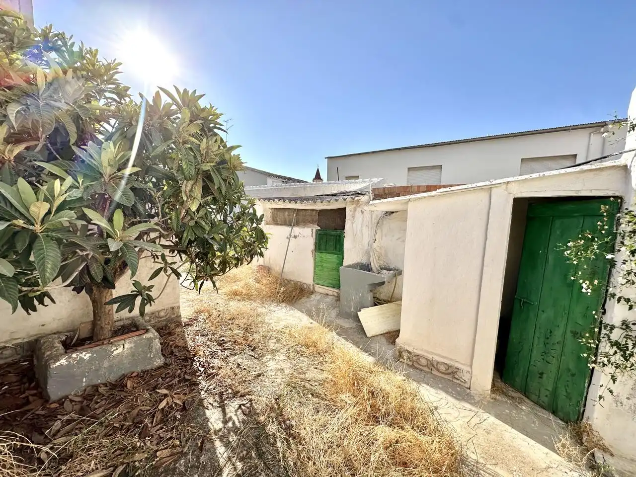Vista exterior de Casa o xalet en venda en Sierra de Yeguas amb Jardí privat
