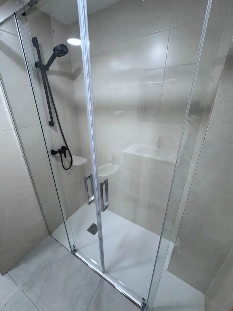 Baño de Piso en venta en Villena con Terraza, Trastero y Balcón