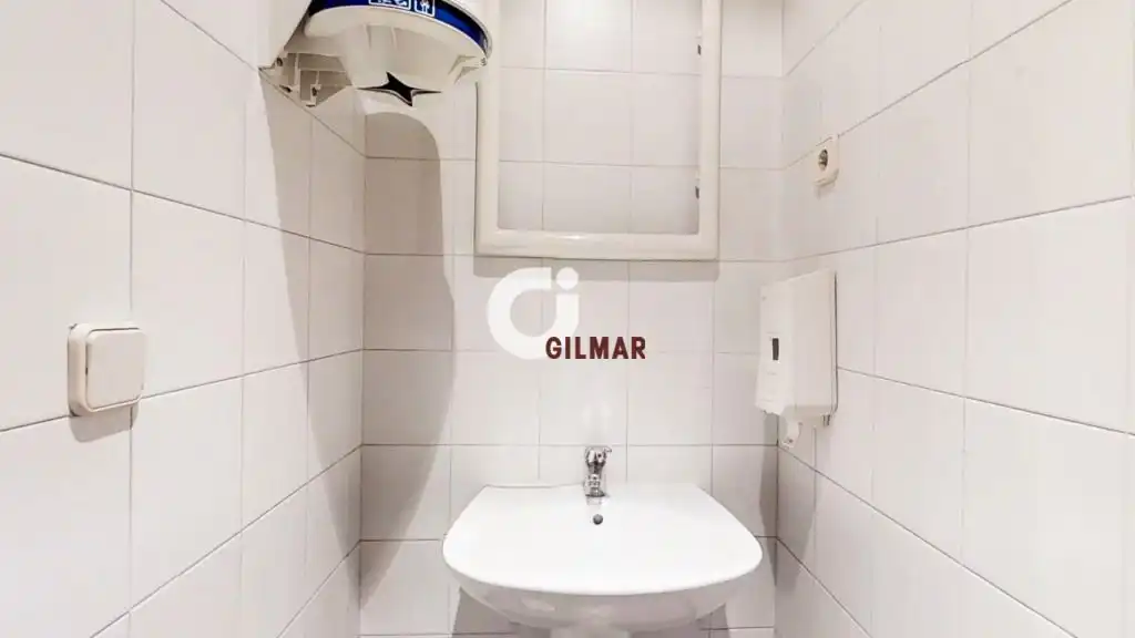 Bany de Oficina en venda en Alcobendas amb Aire condicionat i Calefacció