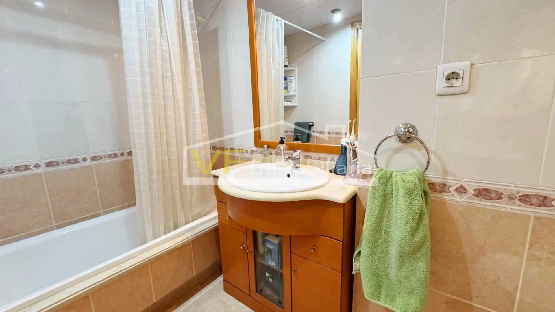 Baño de Piso en venta en Málaga con Aire acondicionado, Jardín privado y Terraza