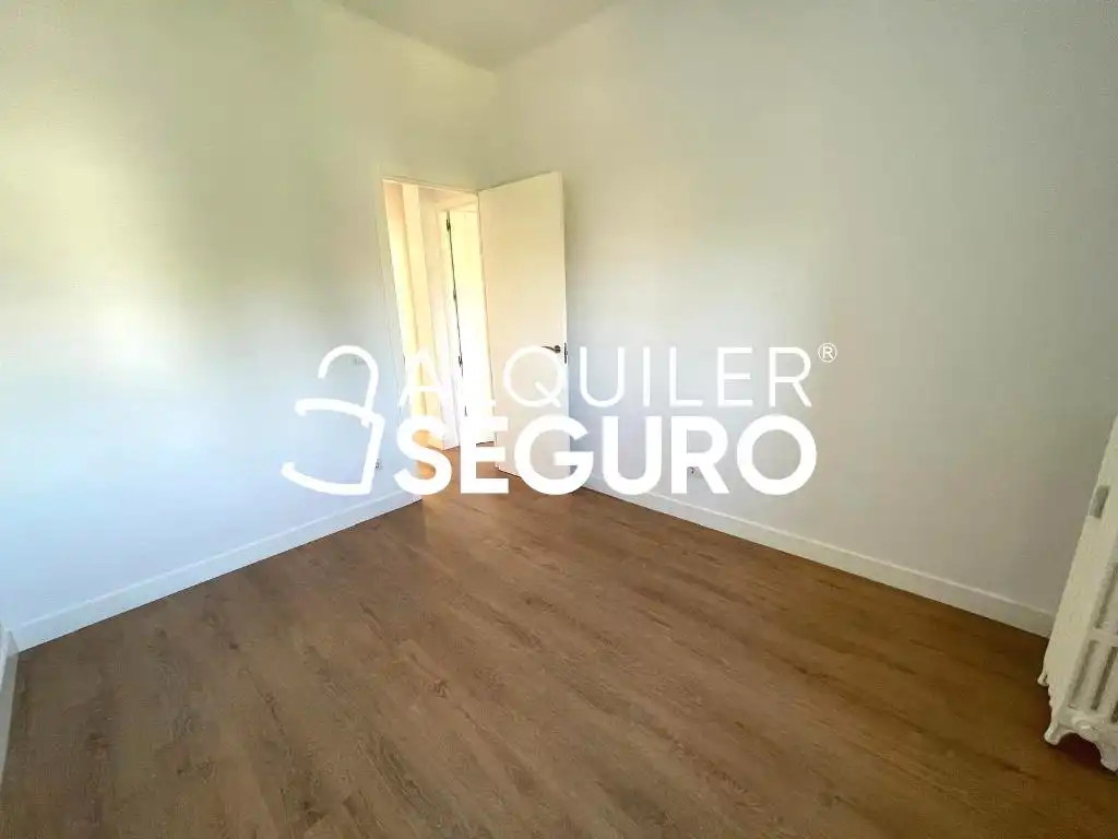 Bedroom of Flat for rent in Madrid  with Heating