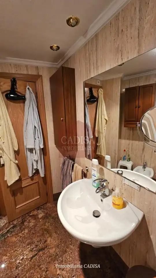 Bedroom of Flat for rent in Salamanca  with Air Conditioner, Heating and Furnished