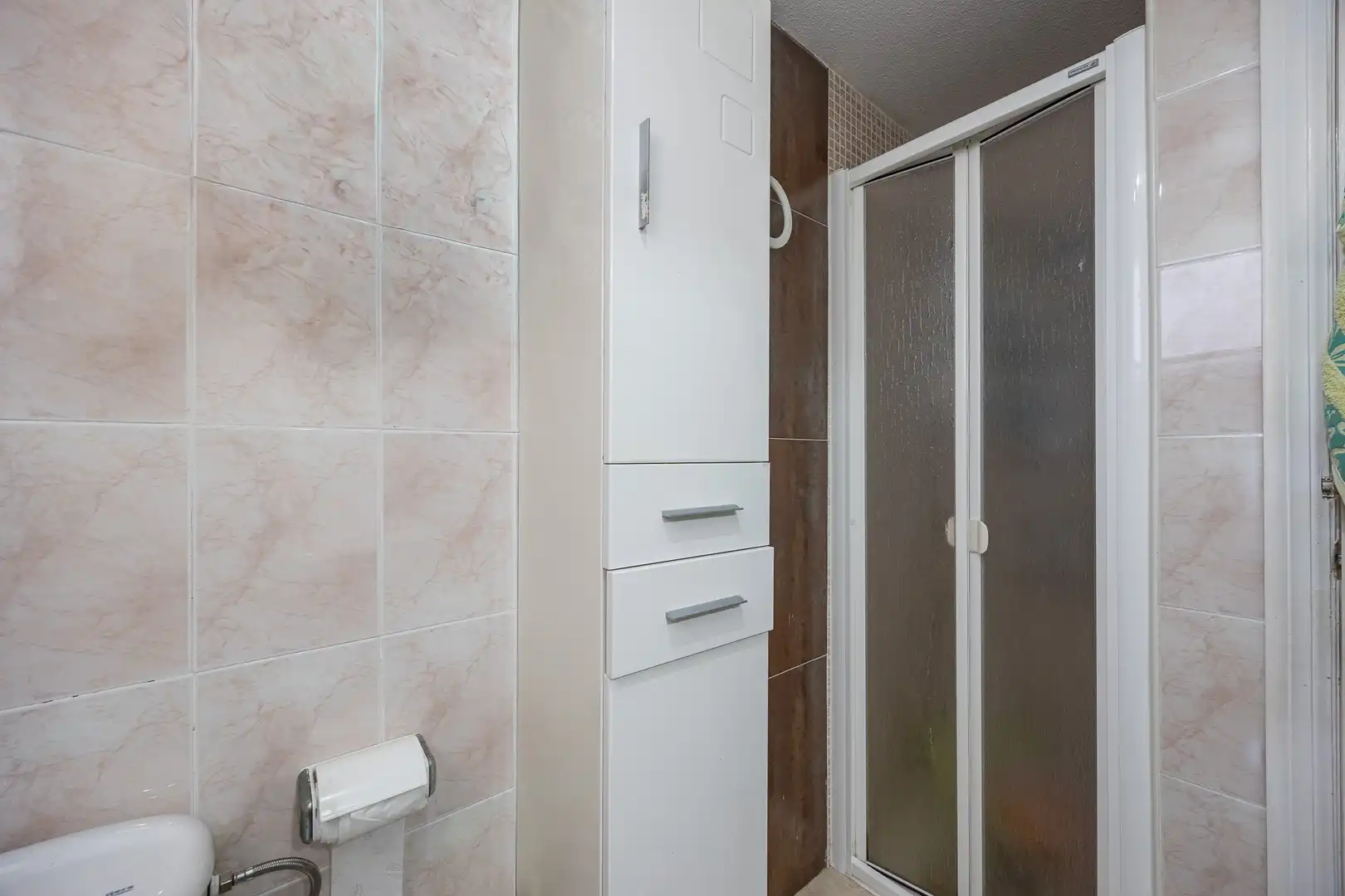 Bathroom of Apartments for sale in Benidorm  with Swimming Pool, Furnished and Community pool