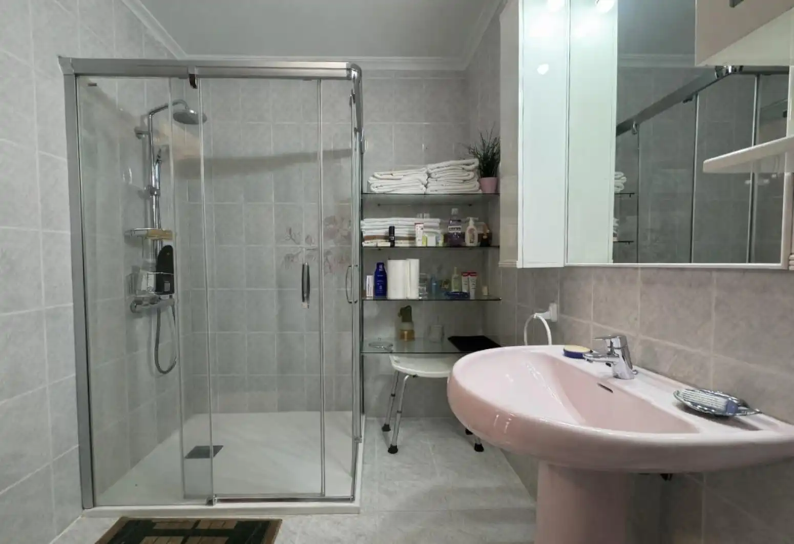 Bathroom of Detached homes for sale in Torrelavega   with Heating, Private garden and Storage room