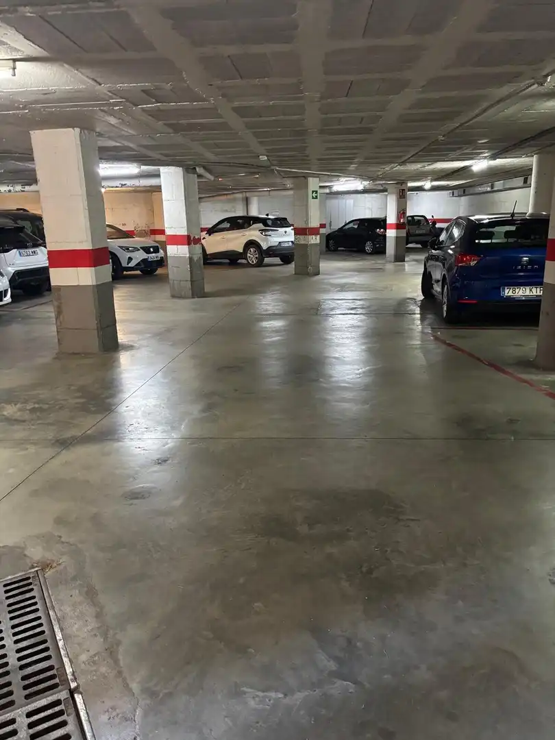 Parkplatz zum Verkauf in Nucli Urbà, imagen 3