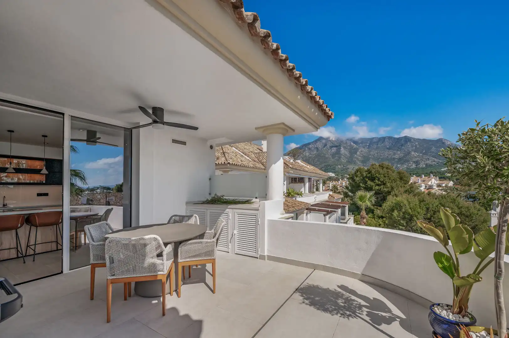 Terrassa de Àtic en venda en Marbella amb Aire condicionat, Terrassa i Piscina