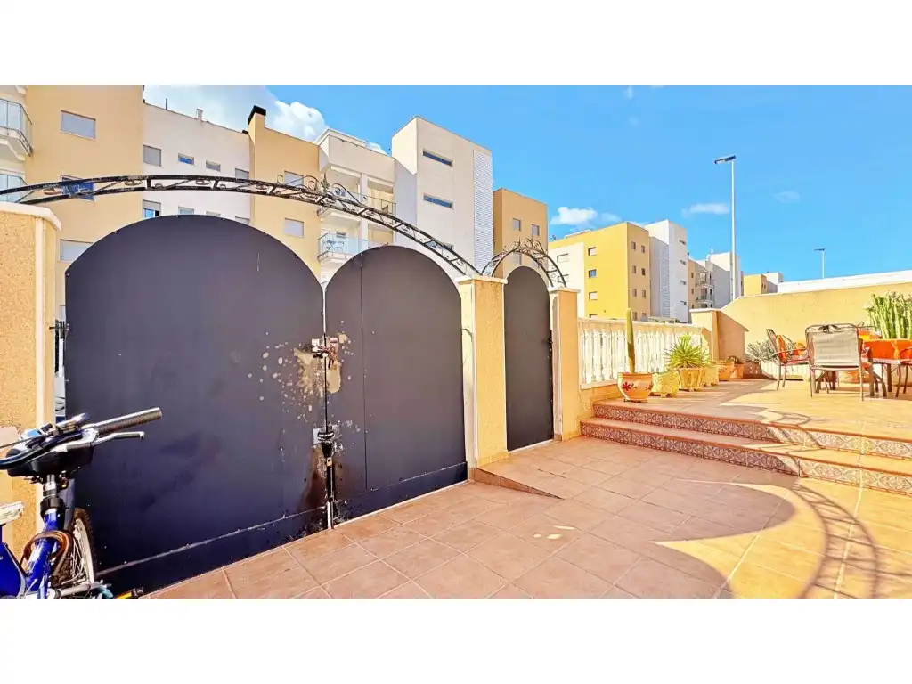 Casa adosada en venta en Calle Cuerda, Playa Flamenca