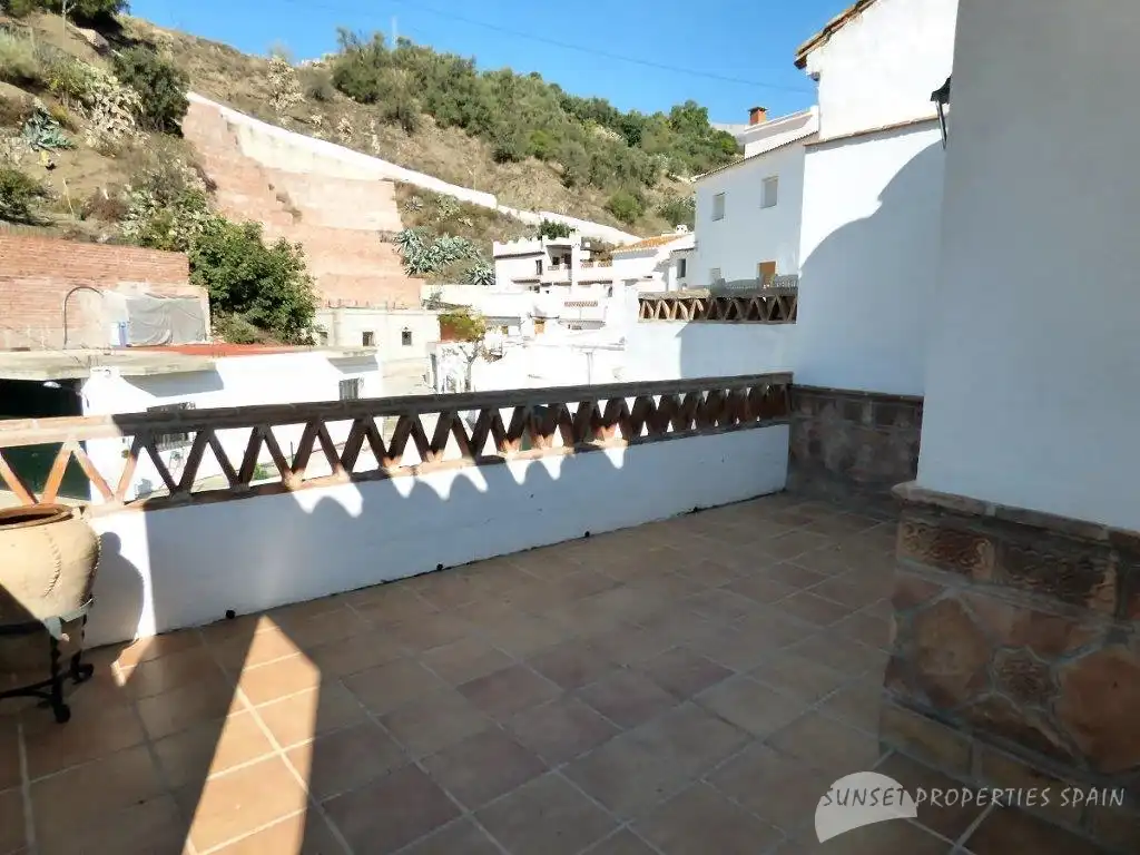 Terrassa de Casa adosada en venda en Salares amb Terrassa