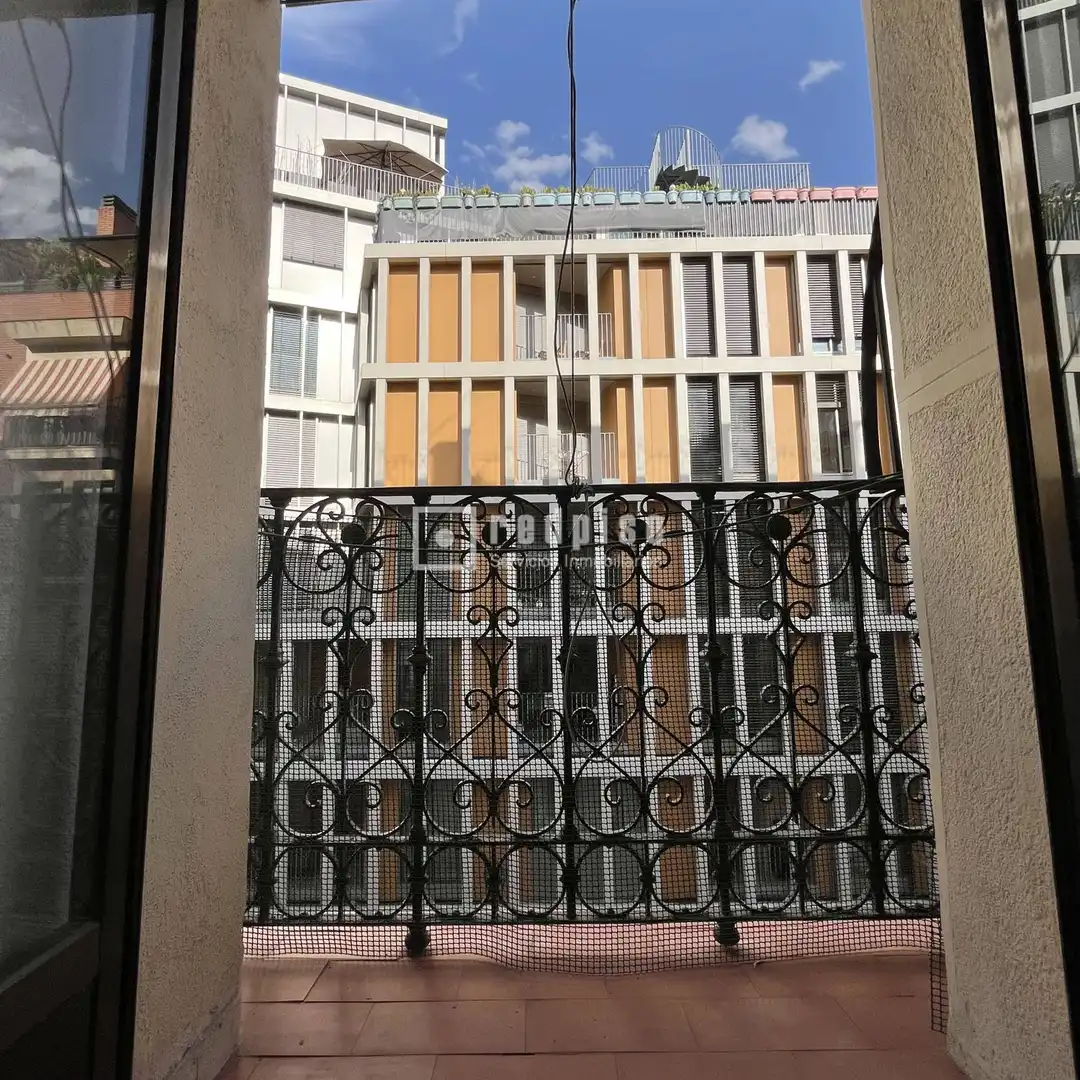 Außenansicht von Wohnung zum Verkauf in Madrid mit Heizung, Terrasse und Möbliert