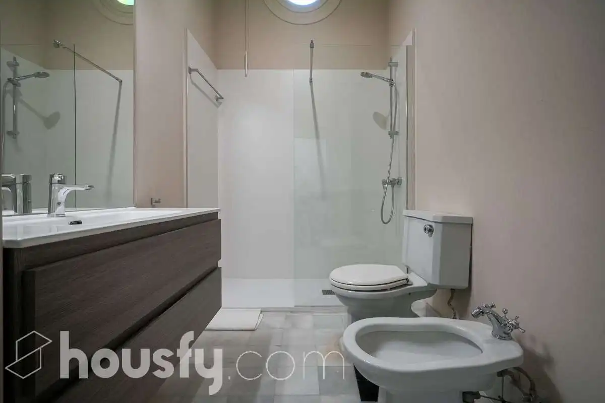 Bathroom of Houses for sale in Pozuelo de Alarcón  with Air Conditioner, Heating and Private garden