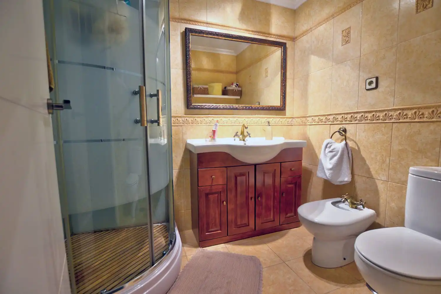 Baño de Casa o chalet en venta en Avilés con Calefacción, Terraza y Trastero