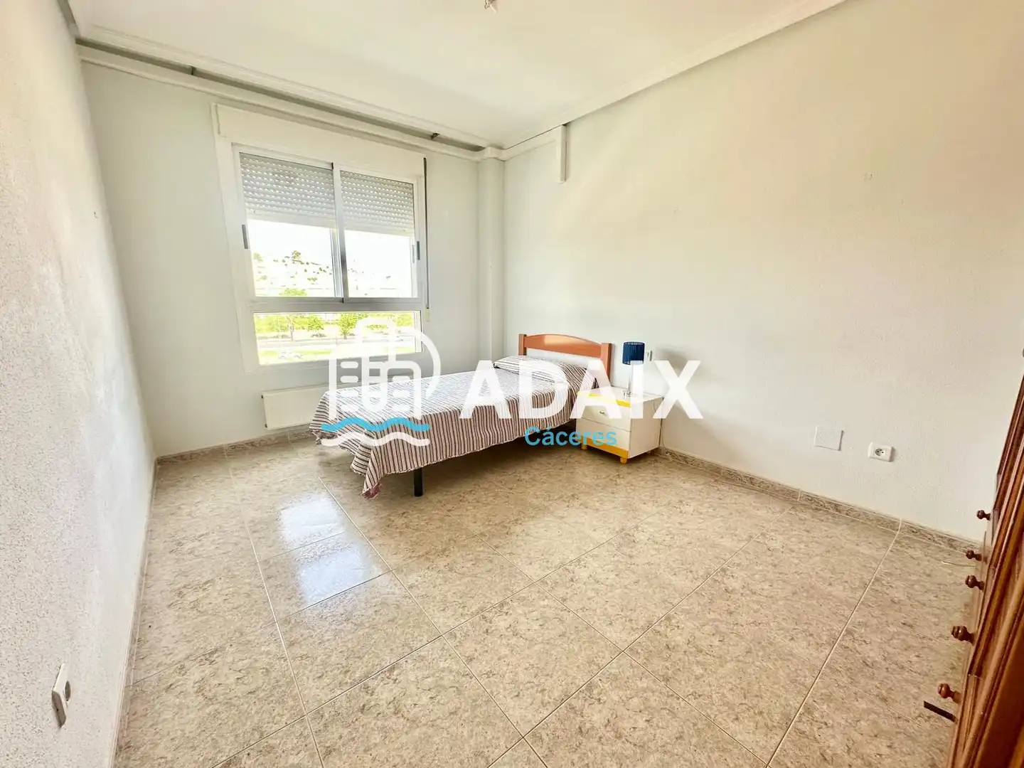 Schlafzimmer von Wohnung zur Miete in Cáceres mit Klimaanlage, Heizung und Terrasse