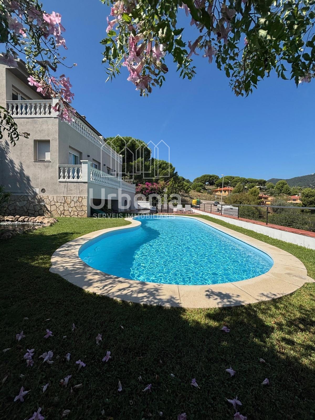 Piscina de Casa o xalet en venda en Calella amb Calefacció i Terrassa