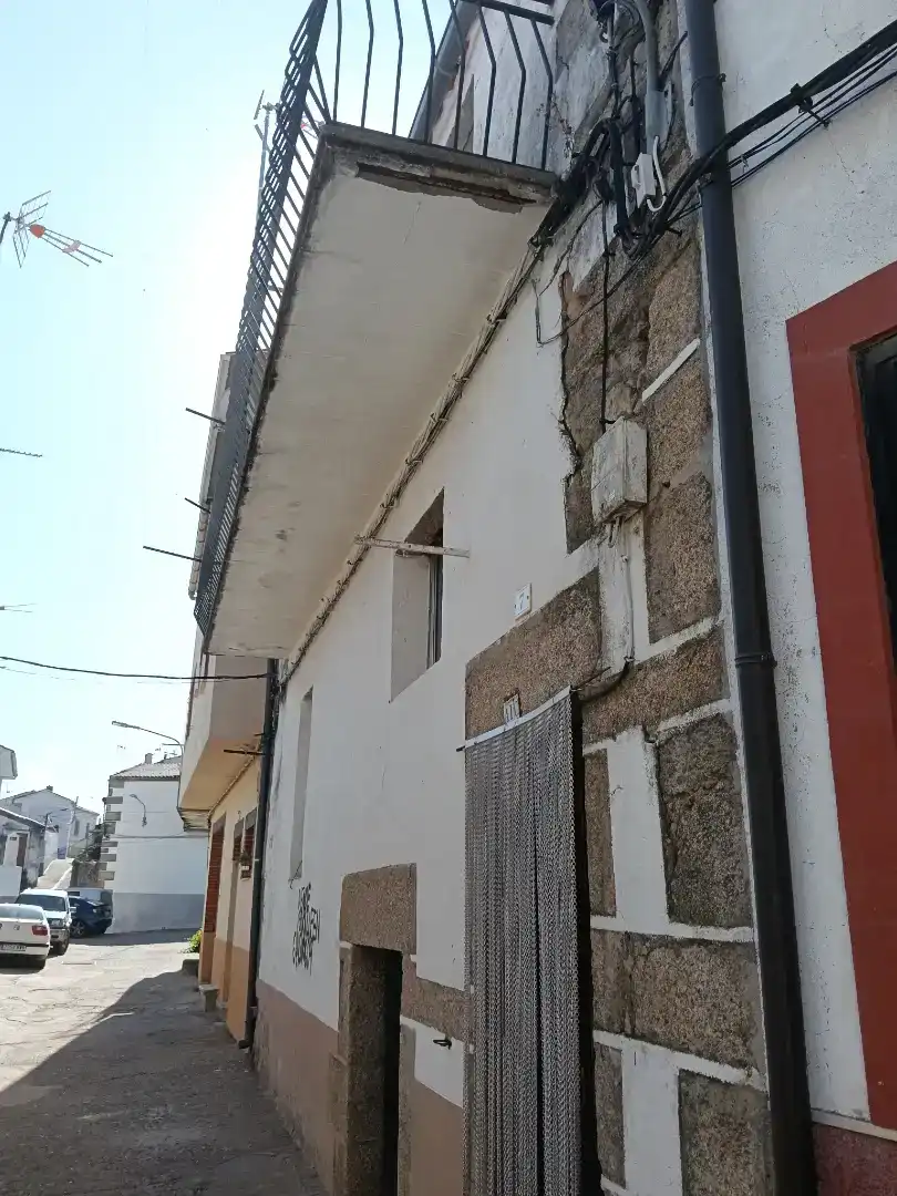 Vista exterior de Casa adosada en venda en Villamiel amb Rentadora, Microones i Balcó