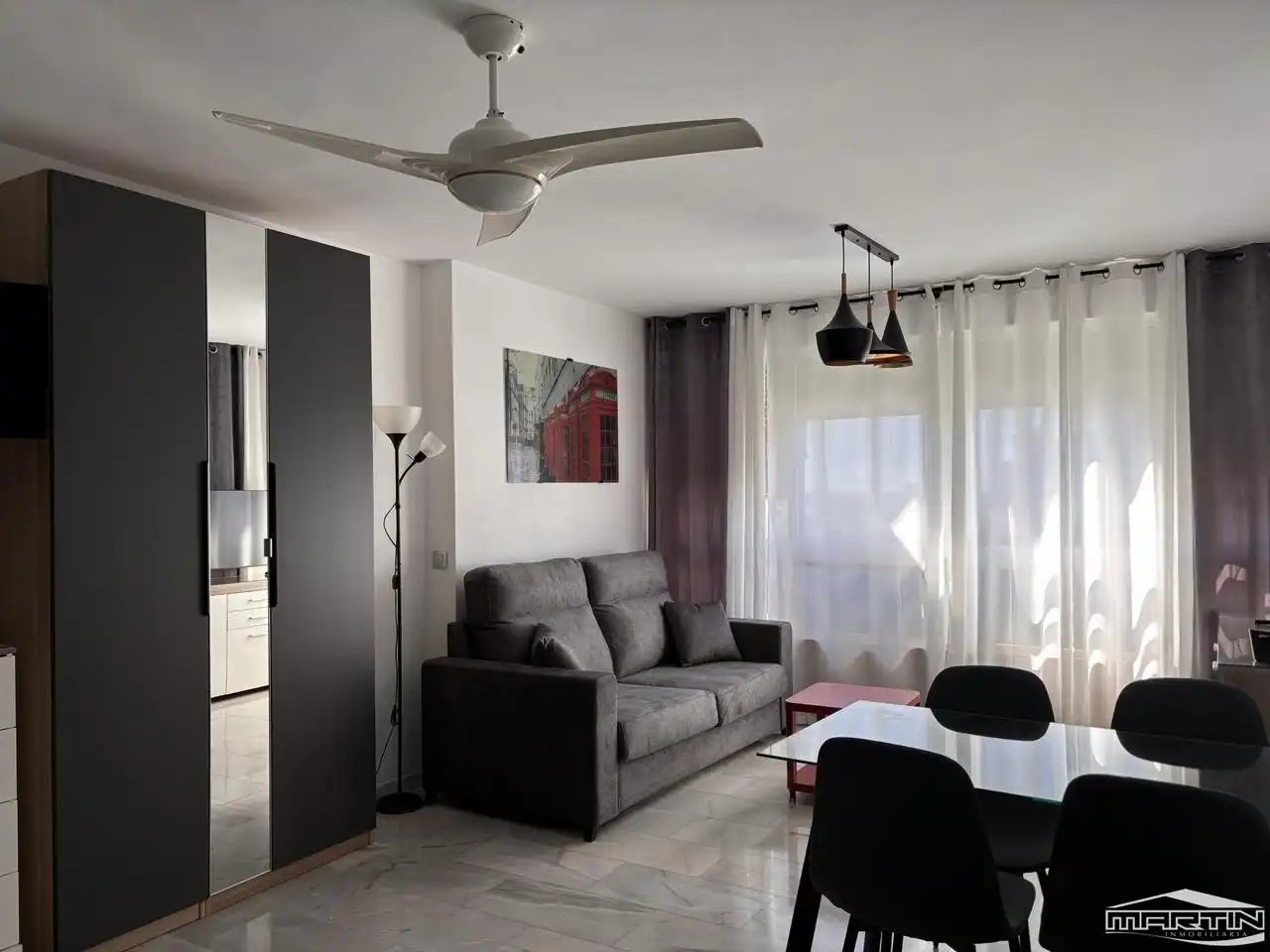 Sala de estar de Estudio de alquiler en Torrox con Aire acondicionado, Trastero y Piscina