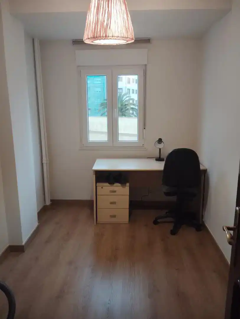 Schlafzimmer von Wohnung zur Miete in Lugo mit Privatgarten, Abstellraum und Möbliert