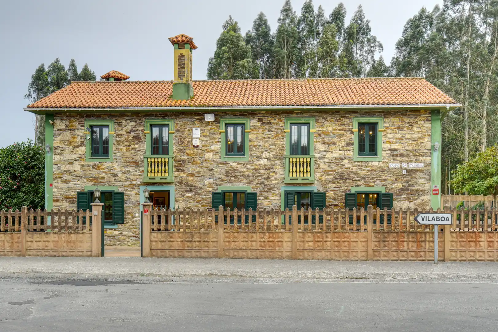 Vista exterior de Finca rústica en venda en Valdoviño amb Calefacció, Jardí privat i Parquet