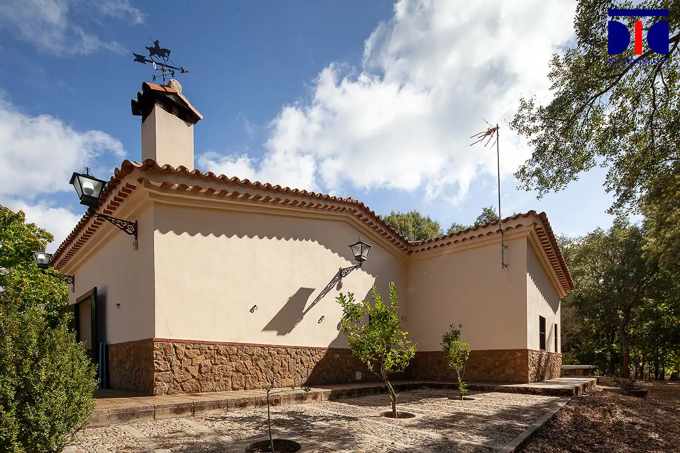 Vista exterior de Finca rústica en venta en Fuenteheridos con Aire acondicionado, Calefacción y Jardín privado