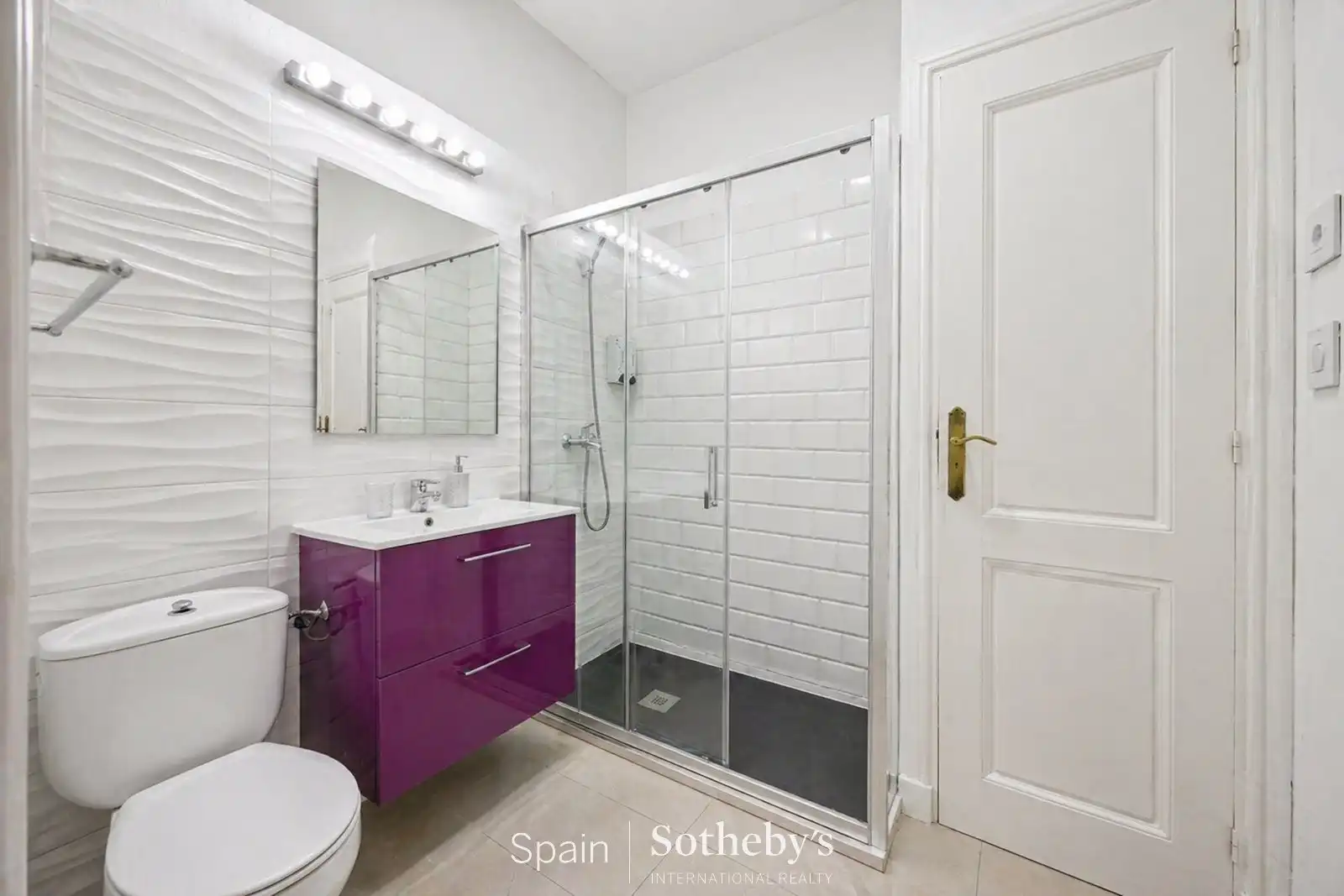 Bany de Apartament en venda en Madrid amb Aire condicionat, Calefacció i Terrassa