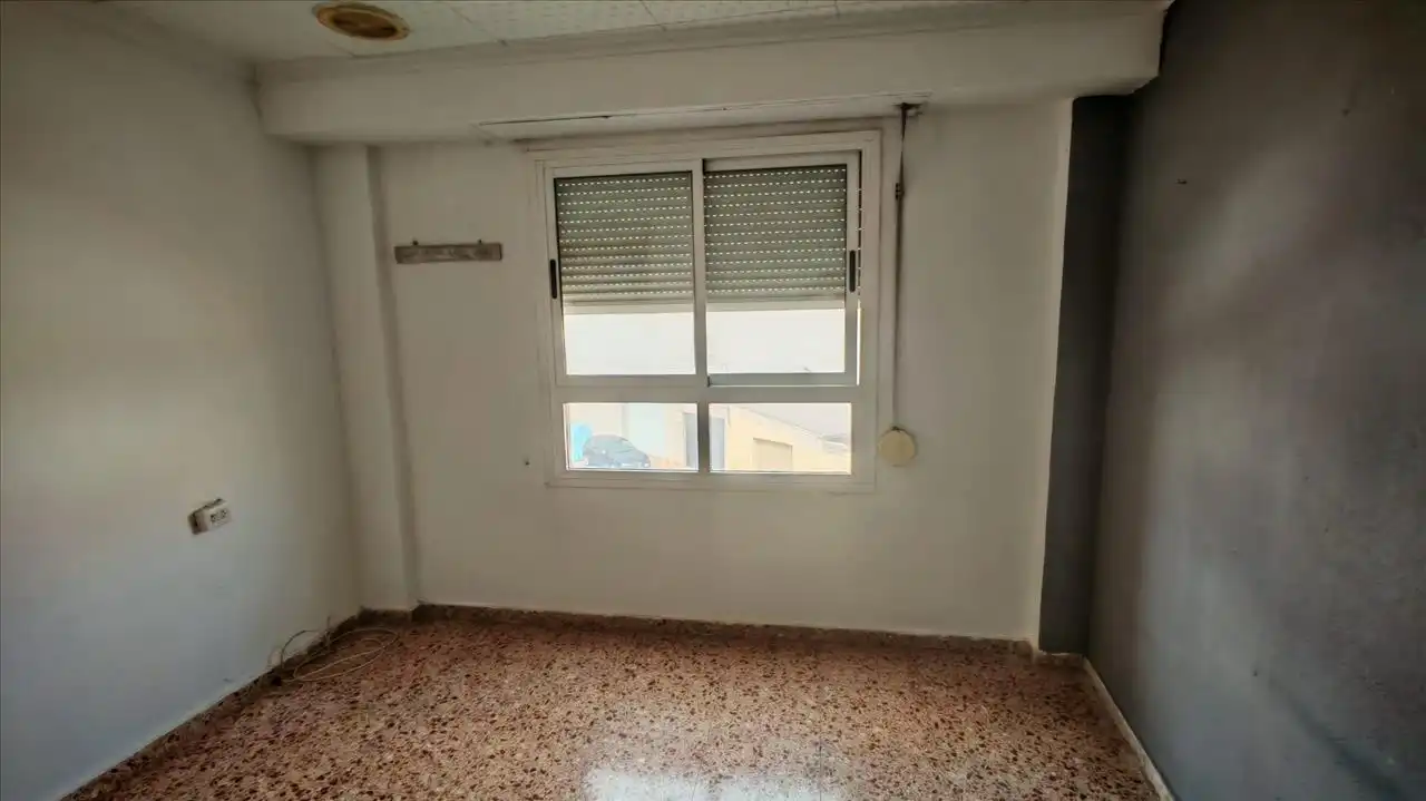 Schlafzimmer von Wohnungen zum Verkauf in Canals mit Balkon