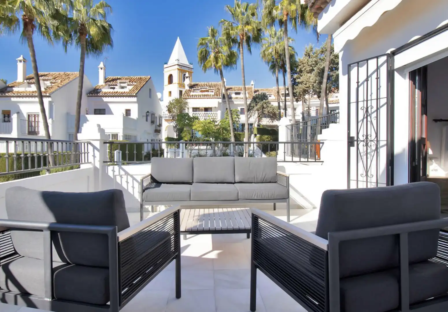 Terraza de Casa adosada en venta en Marbella con Aire acondicionado, Jardín privado y Terraza