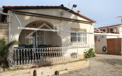 Exterior view of House or chalet for sale in Cambrils  with Private garden, Terrace and Furnished