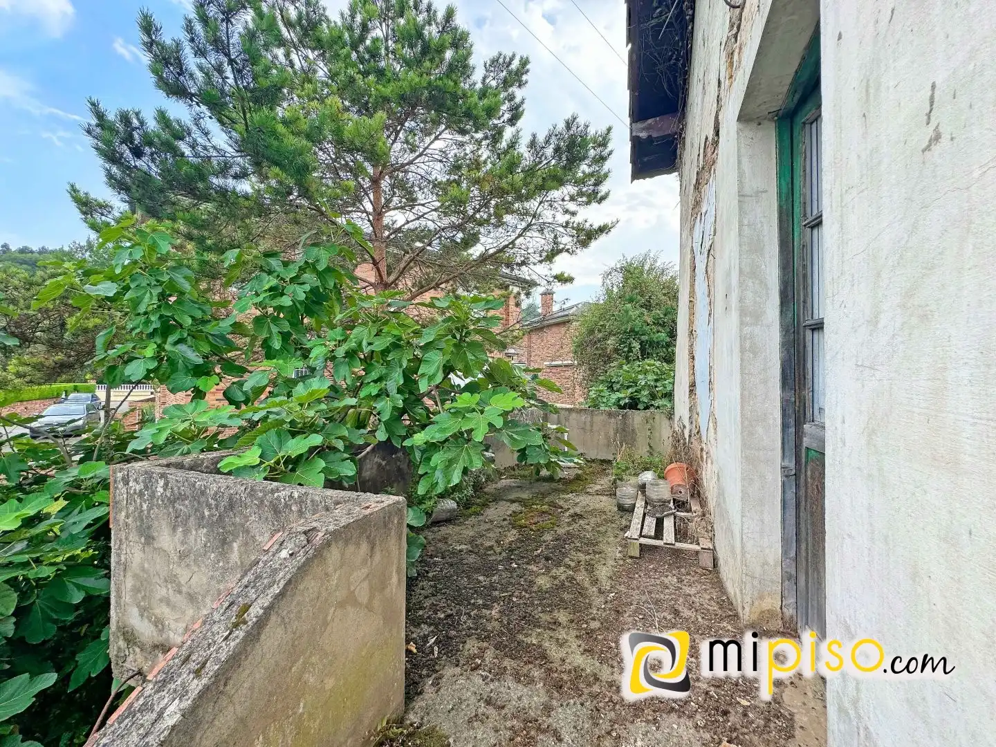 Houses for sale in Laredo  with Private garden
