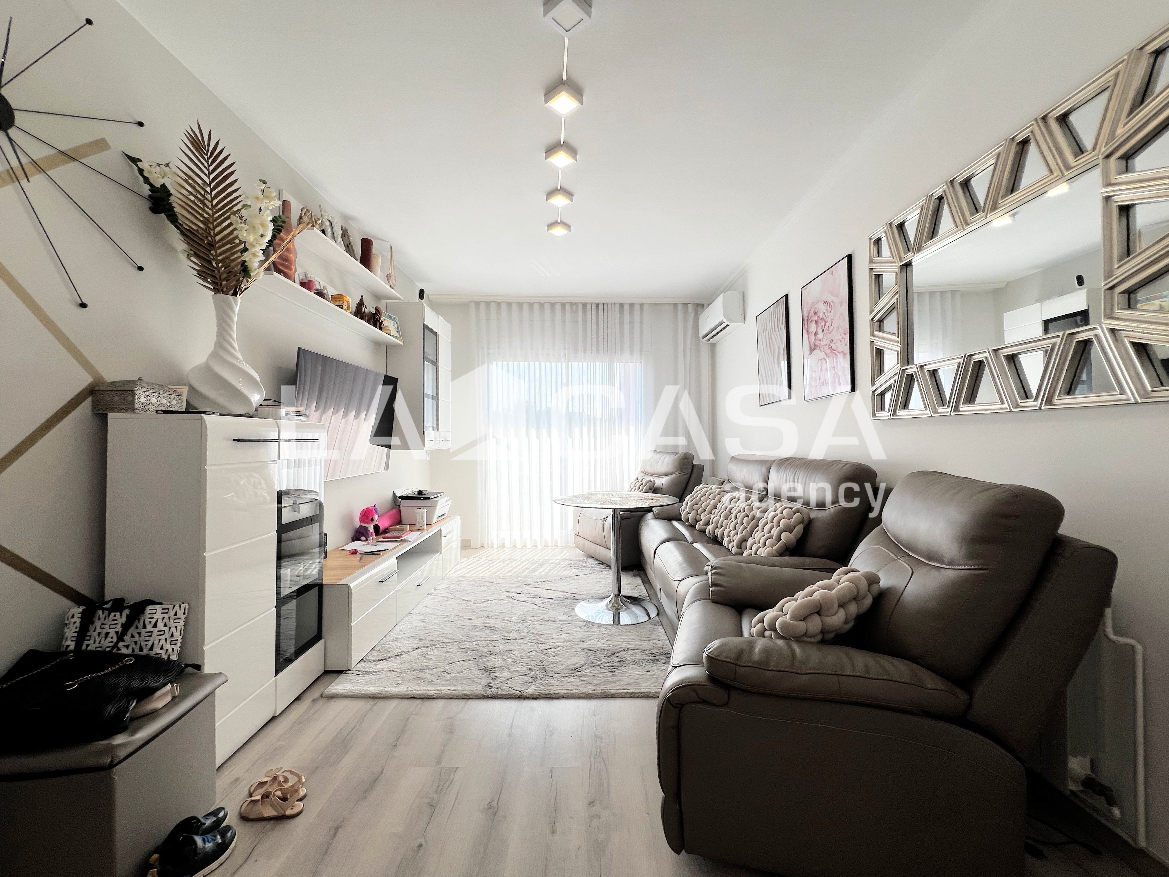 Living room of Flat for sale in Badalona  with Heating and Balcony