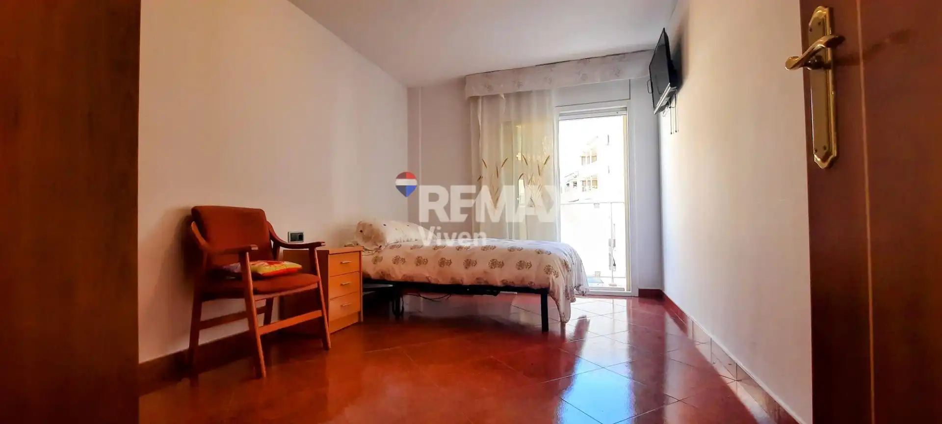Schlafzimmer von Einfamilien-Reihenhaus zum Verkauf in Sant Pere de Ribes mit Klimaanlage und Heizung