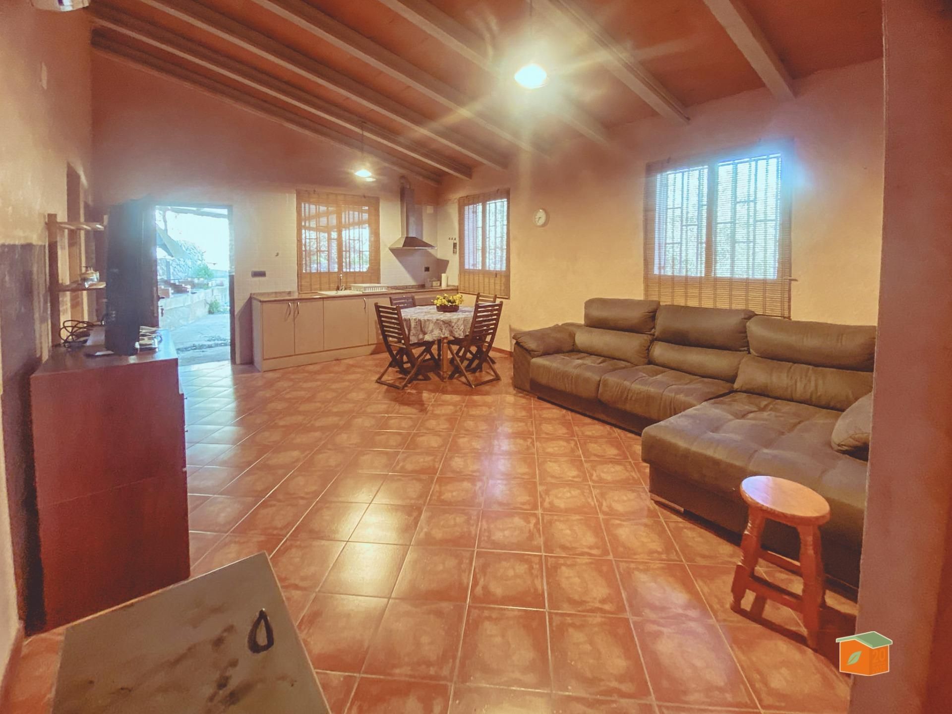 Sala d'estar de Finca rústica en venda en Paüls amb Aire condicionat i Jardí privat