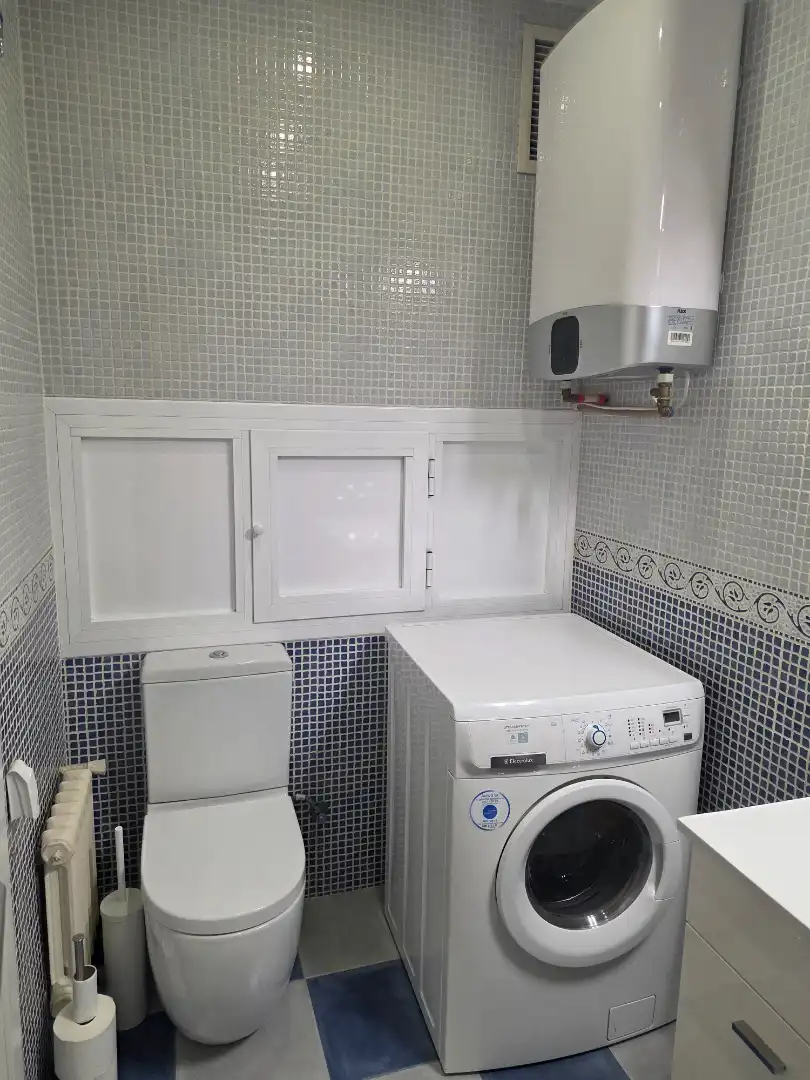 Baño de Piso en venta en Madrid con Amueblado, Horno y Lavadora