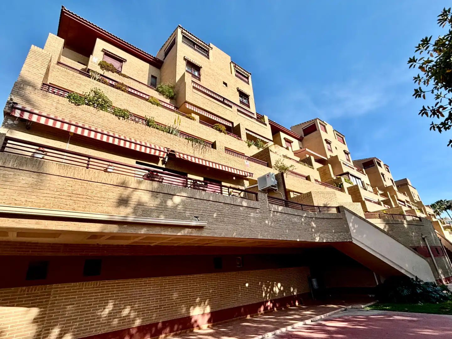 Vista exterior de Piso en venta en Alicante / Alacant con Aire acondicionado, Calefacción y Terraza
