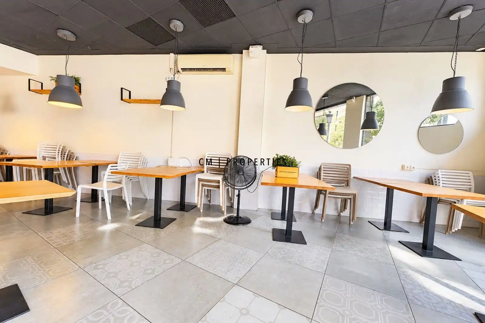 Terrace of Commercial properties for rent in L'Eixample