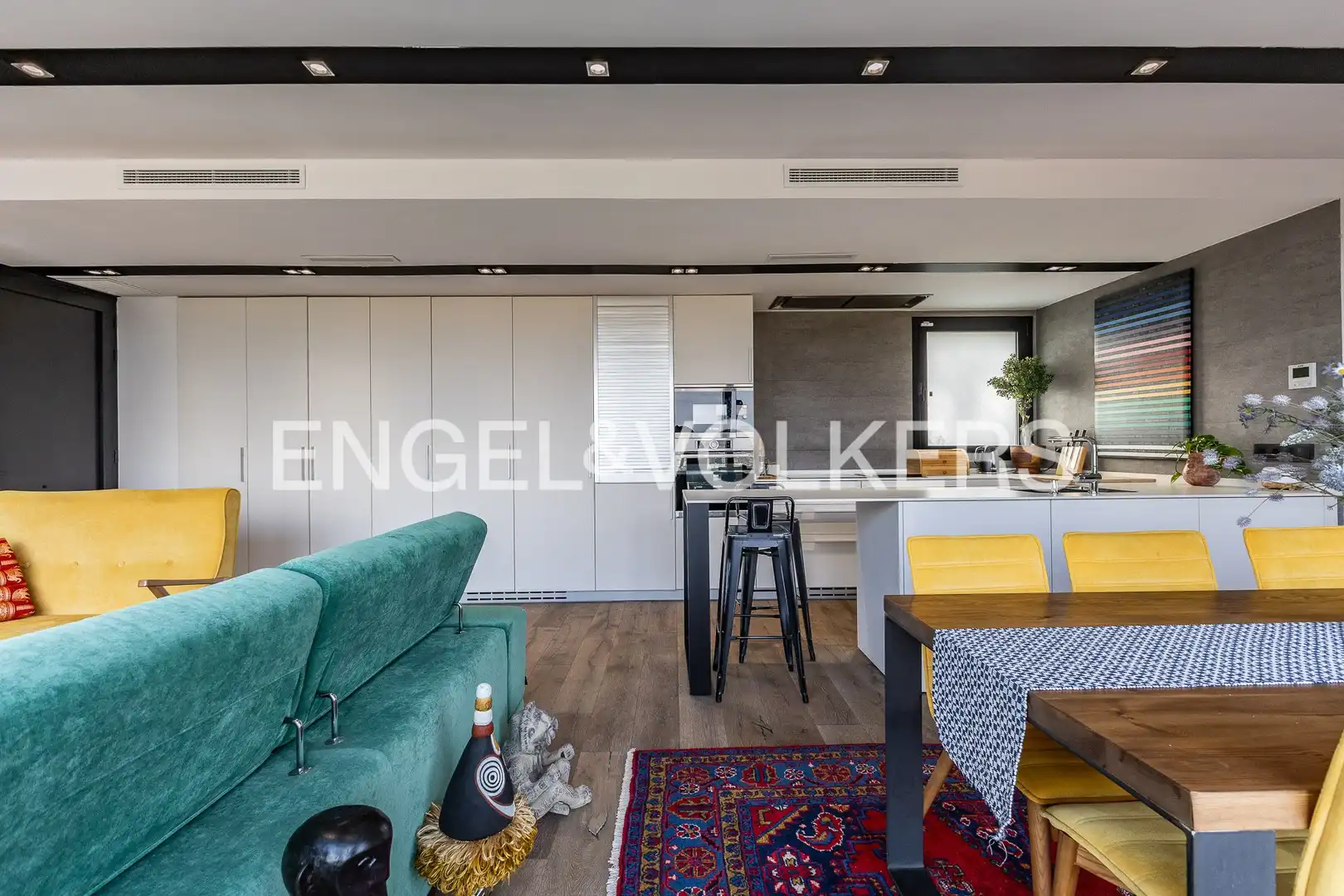 Living room of Houses for sale in Sant Cugat del Vallès  with Air Conditioner, Heating and Private garden