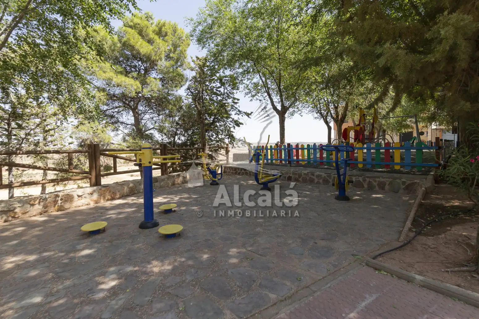 Vista exterior de Casa o chalet en venta en Alhambra con Calefacción y Amueblado