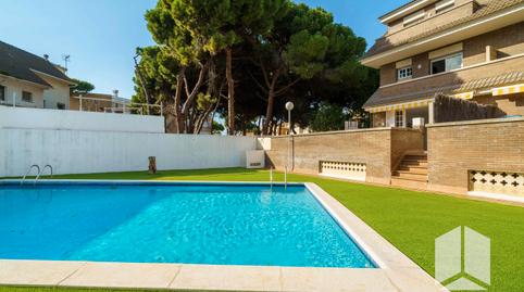 Foto 5 de Casa adosada en venta en La Pineda, Castelldefels