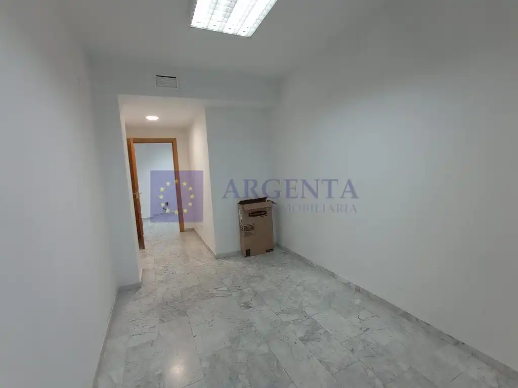 Oficina amb ascensor en venda a Centro, imagen 11
