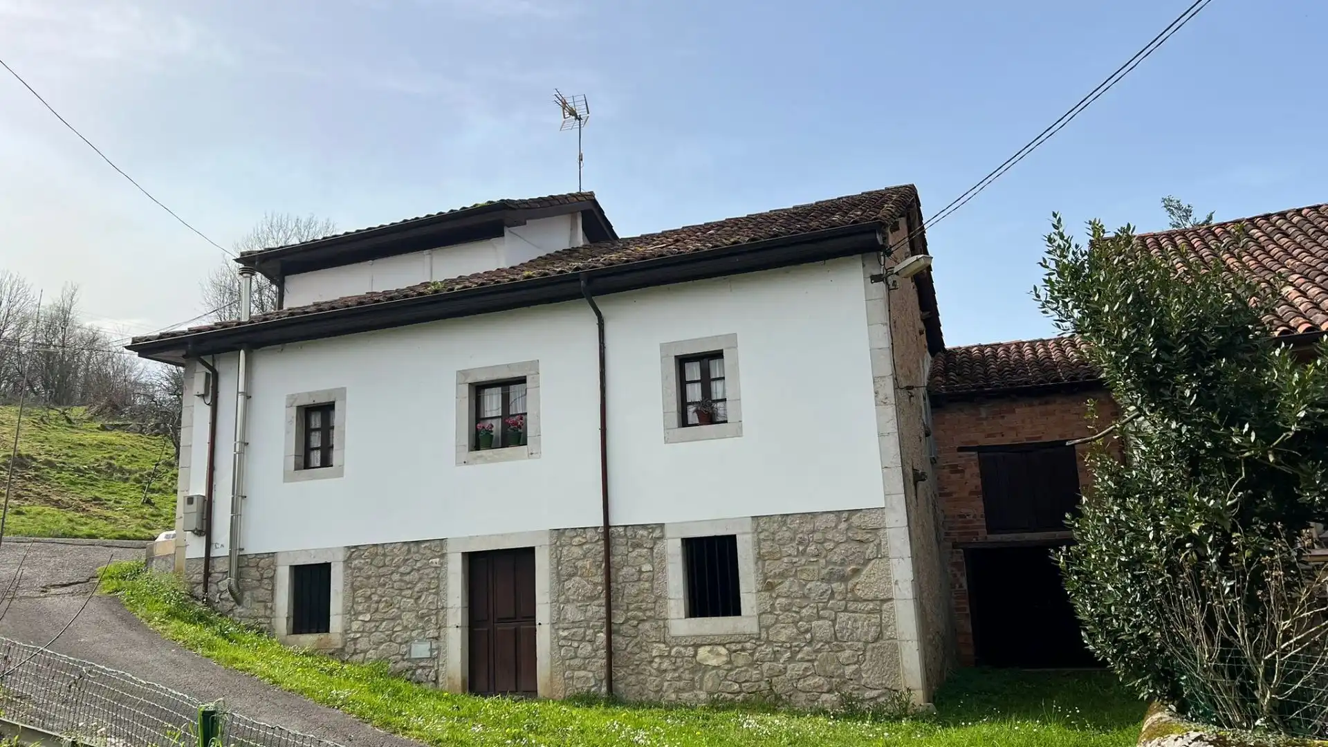 Exterior view of Houses for sale in Onís  with Heating