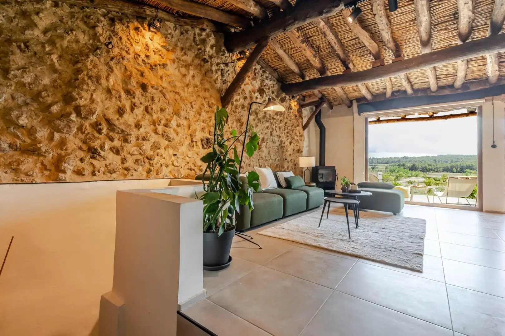 Sala de estar de Finca rústica en venta en Venta del Moro con Jardín privado, Terraza y Amueblado