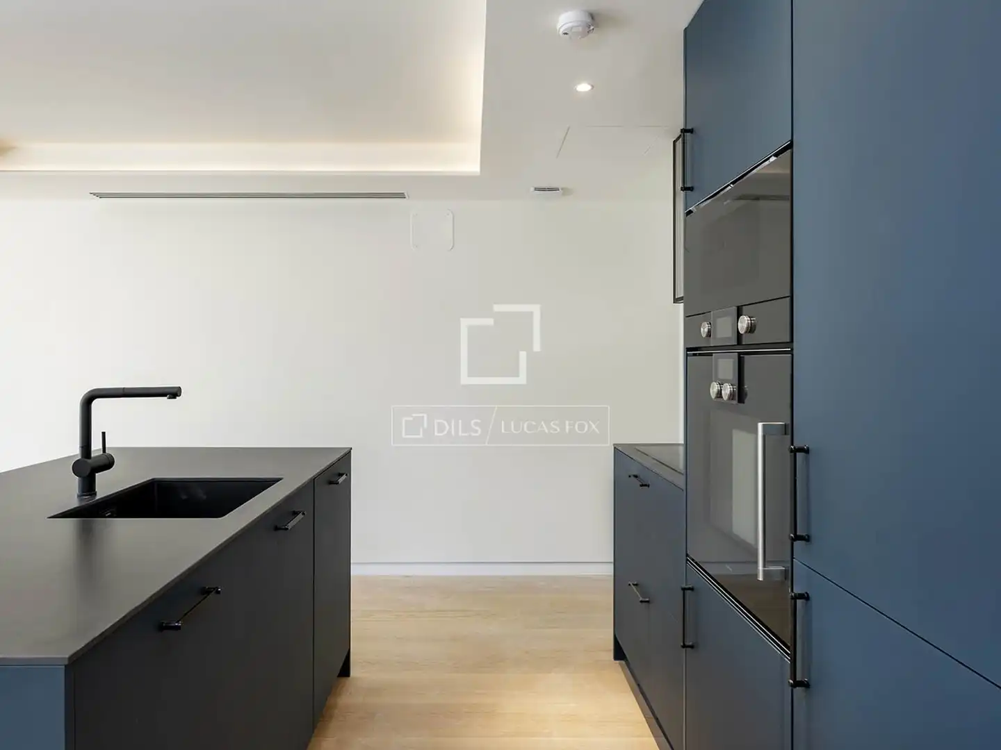 Cocina de Piso en venta en Barcelona con Aire acondicionado, Terraza y Piscina