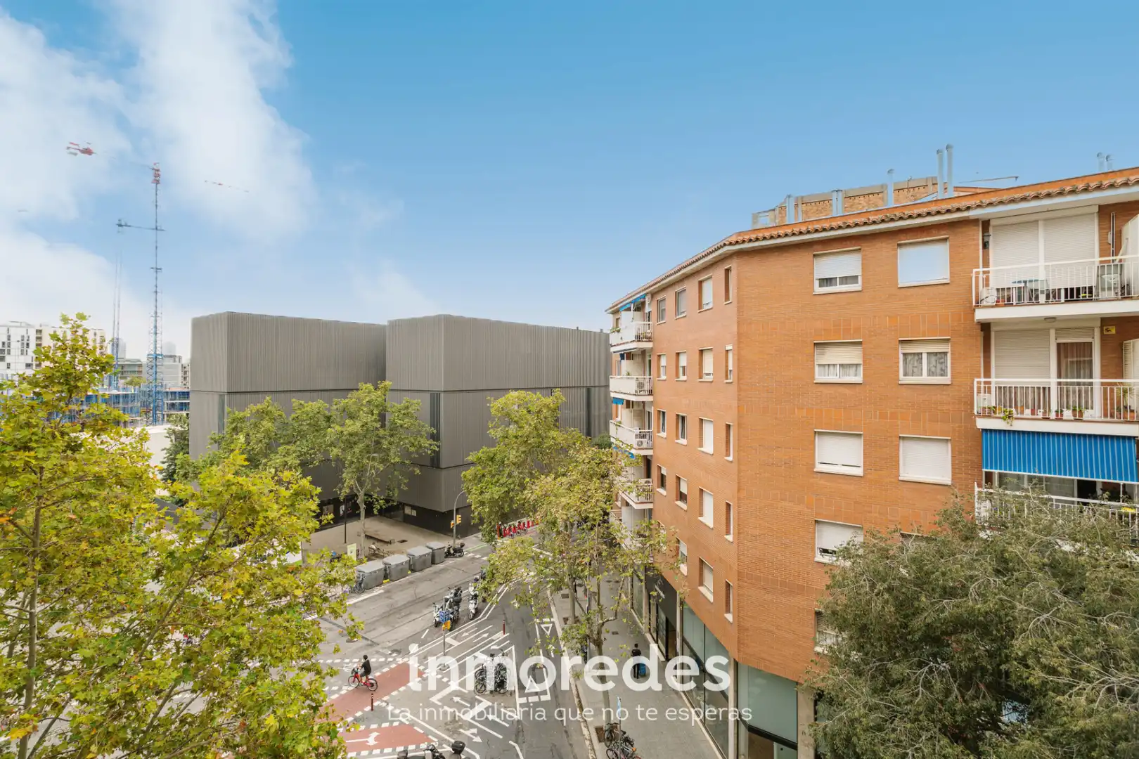 Vista exterior de Piso en venta en Barcelona con Parquet y Horno