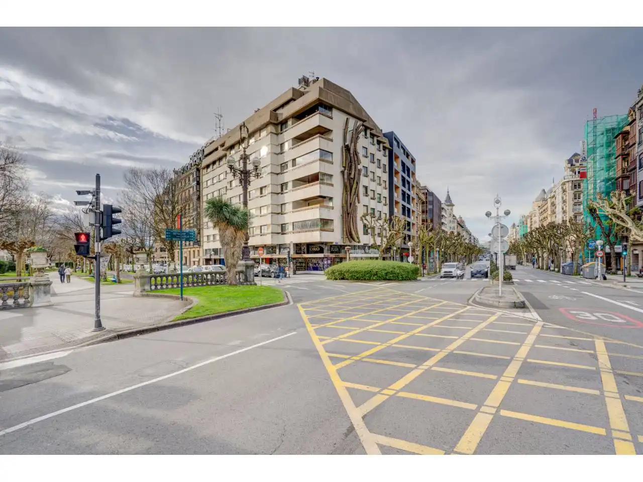 Vista exterior de Oficina en venda en Donostia - San Sebastián  amb Calefacció