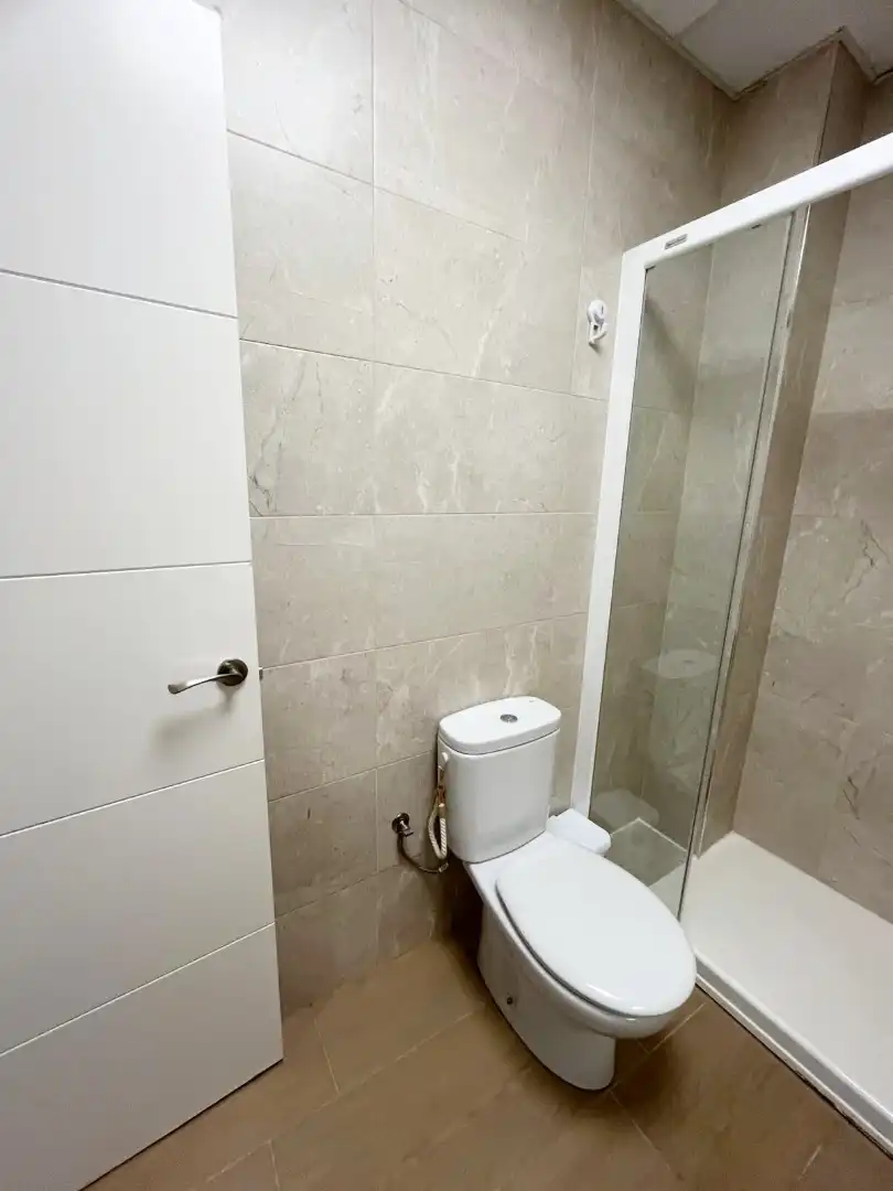 Bany de Apartament en venda en Córdoba amb Aire condicionat, Calefacció i Moblat