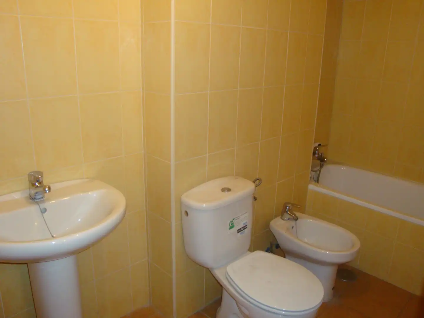Bathroom of Flat for sale in Madrid  with Air Conditioner, Heating and Parquet flooring