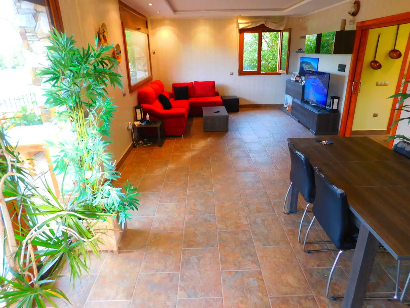Sala de estar de Casa o chalet en venta en Palau-saverdera con Aire acondicionado, Jardín privado y Terraza