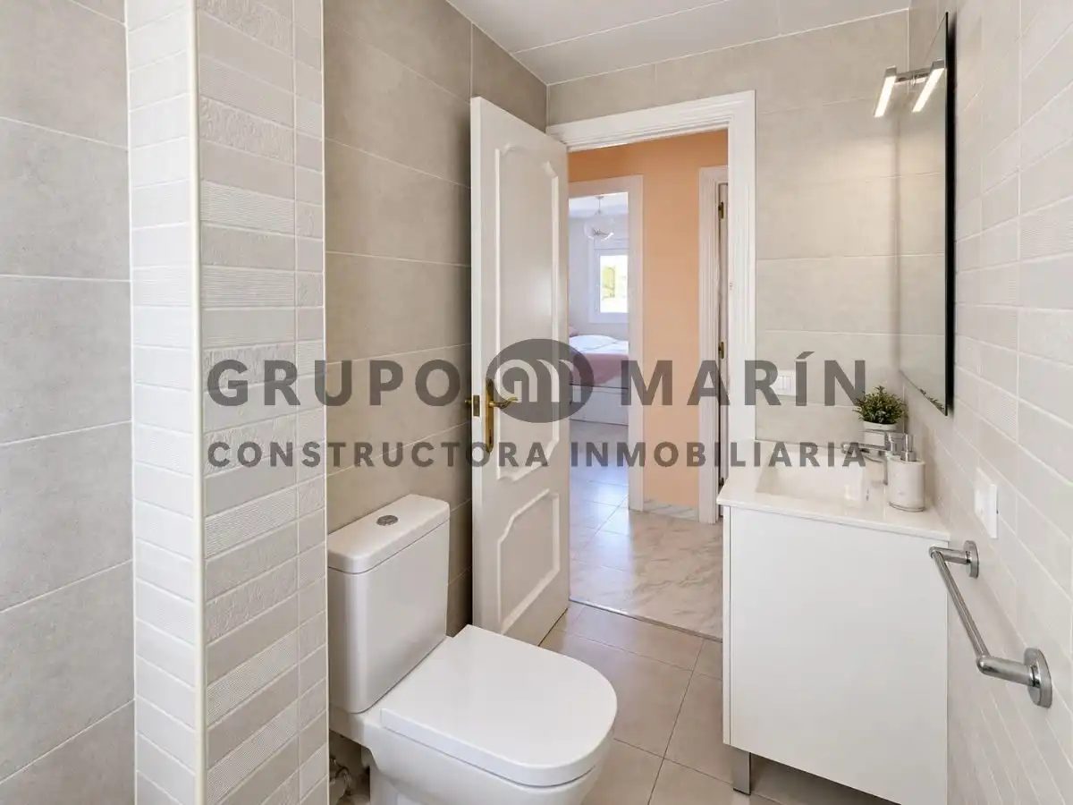 Baño de Piso en venta en Badalona con Aire acondicionado, Calefacción y Terraza